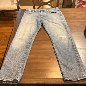Levi’s Men's Blue Distressed Jeans